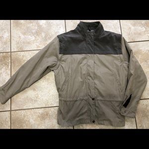 Light weight jacket with removable arms